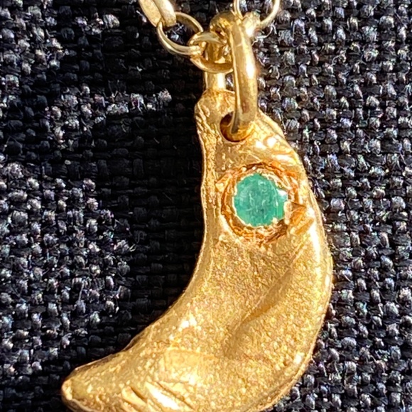 Alighieri The Faint Moonlight Emerald Pendant Necklace - Picture 4 of 12